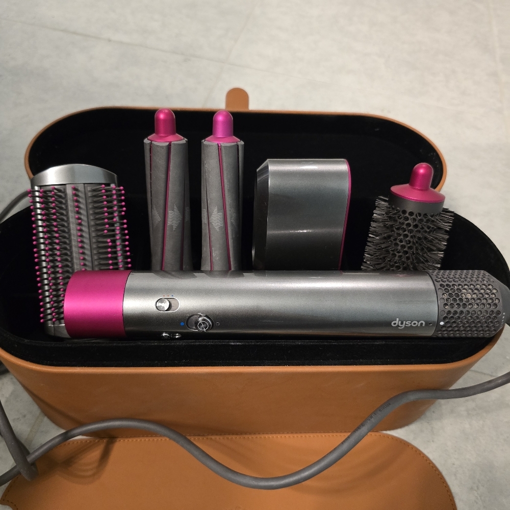 Hair Styling Tool Set with Attachments. tested Once Works Great